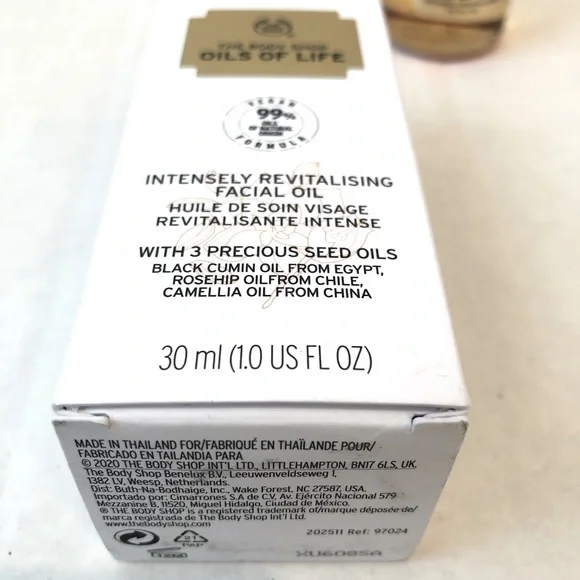 The Body Shop Oils of Life Intensely Revitalising Facial Oil 1 oz - Picture 3 of 3